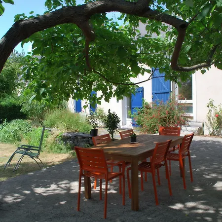 Bed & Breakfast La Petite Boire - D'hotes Pres D'angers 3*