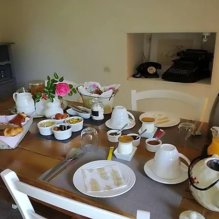 Couette-café La Petite Boire - D'hôtes Murs-Erigne
